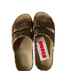 Freedom Moses Sandals Women’s (US 10-10.5)